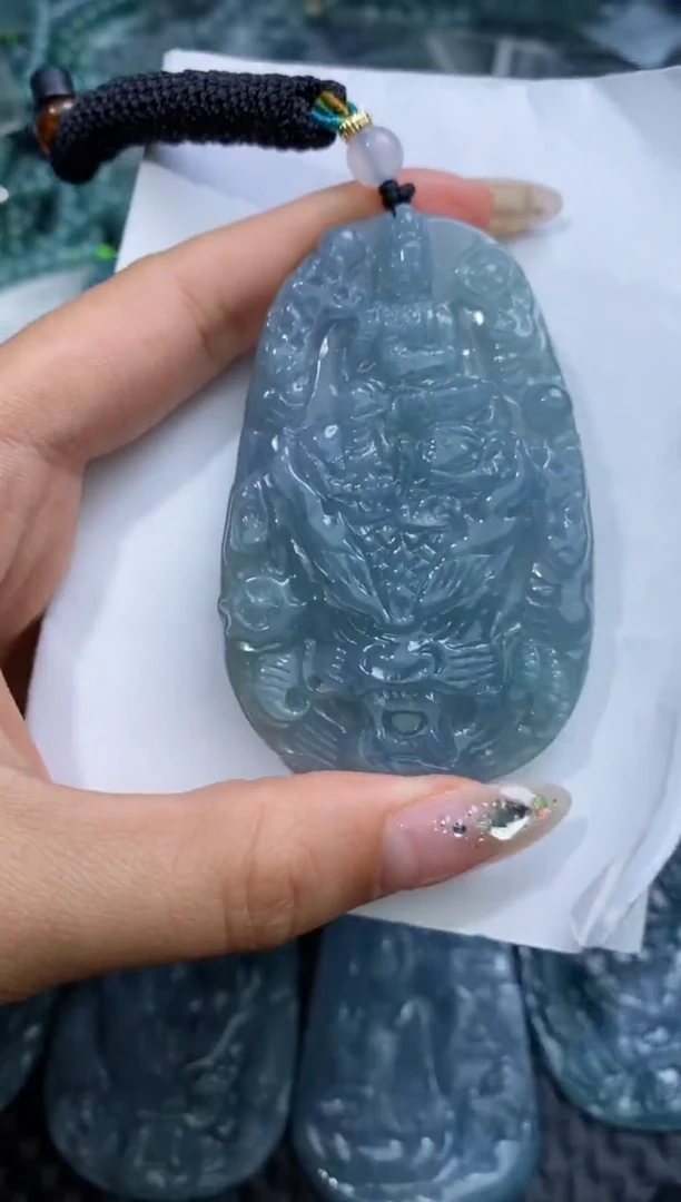 【闪购商品】翡翠颈饰未镶嵌          