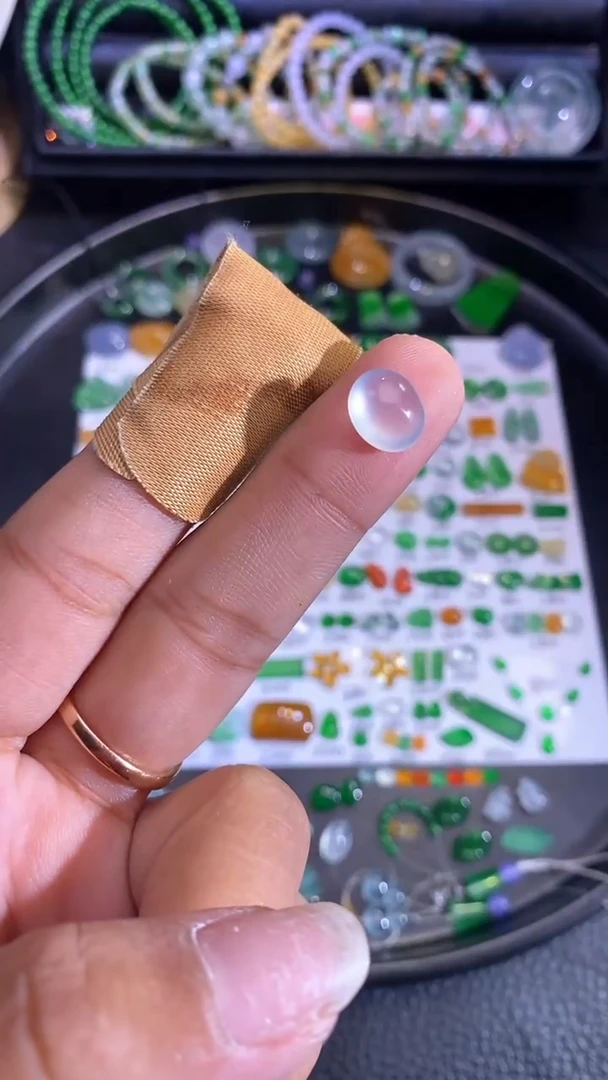 未镶嵌挂件翡翠蛋