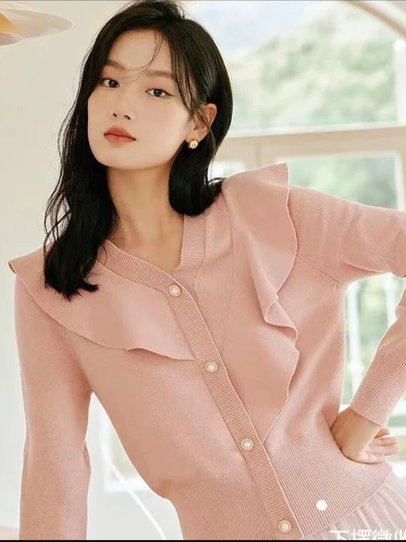 白色泡泡袖衬衣百搭