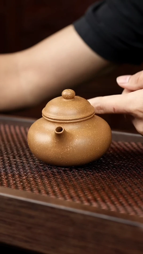 茶壶紫砂水沟绿容天【带矿标证书】