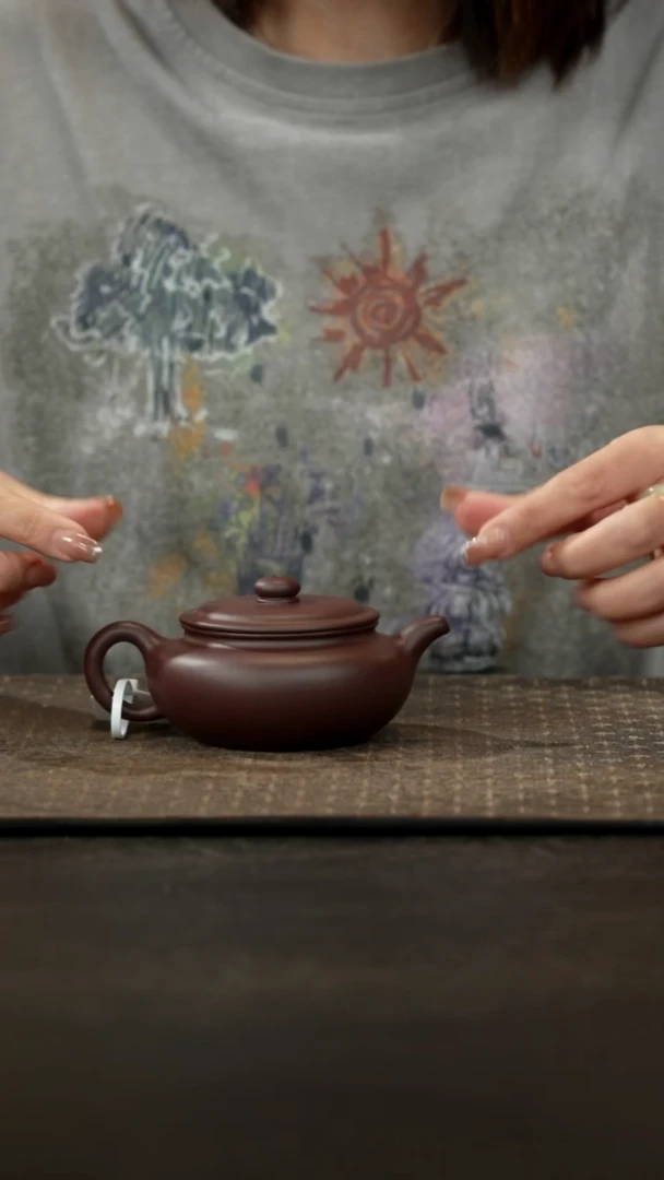 茶壶紫砂老紫泥扁腹仿古180cc