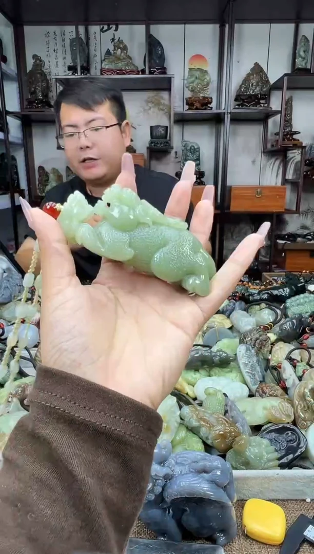 未镶嵌和田玉摆件1