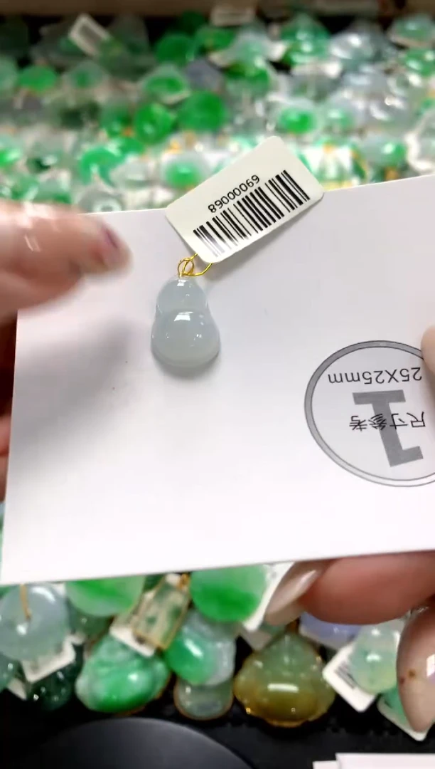 翡翠18K金镶嵌颈饰1111111111111111