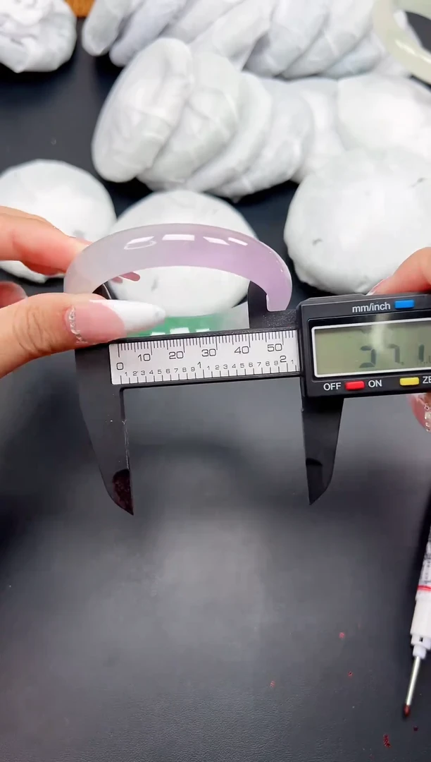 精品手镯，一物一拍J-046