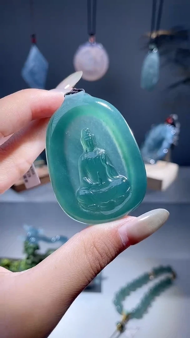 颈饰未镶嵌翡翠观音