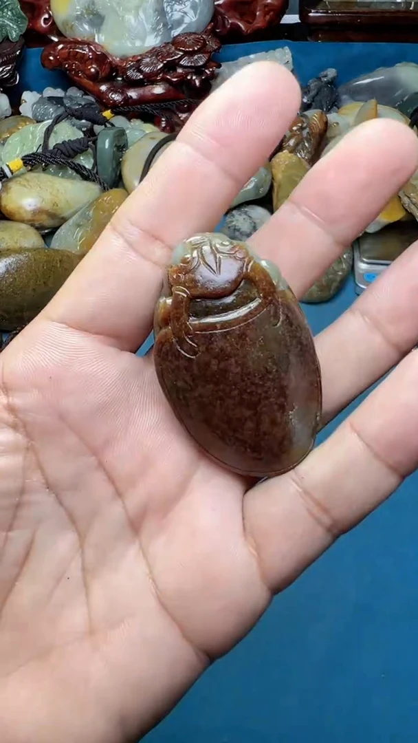 和田玉未镶嵌把件-