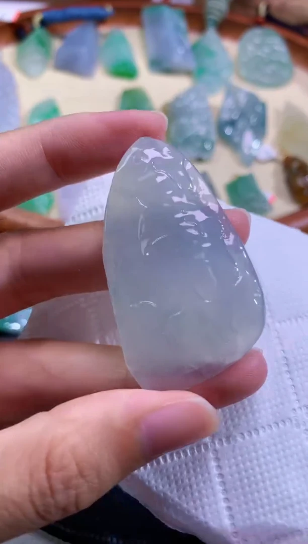 颈饰未镶嵌翡翠