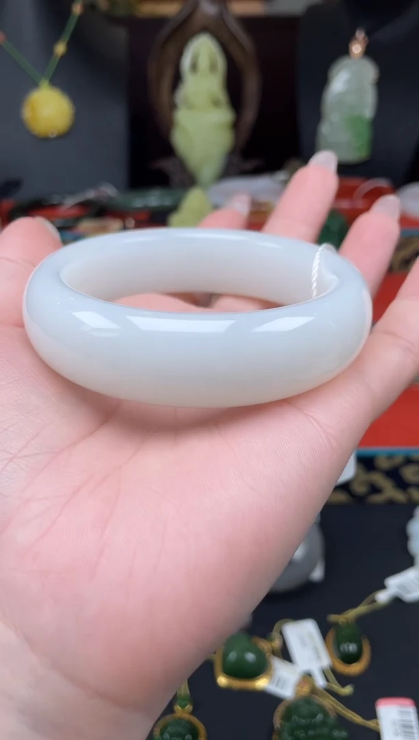 和田玉手镯未镶嵌手镯58