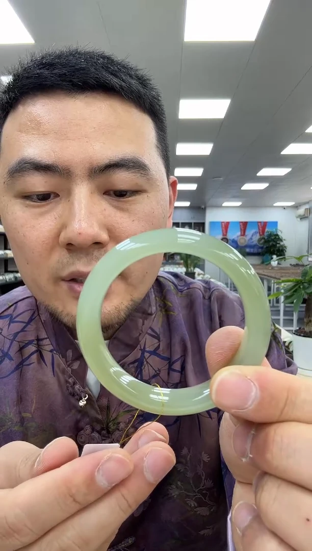 【闪购商品】和田玉手镯未镶嵌53  579