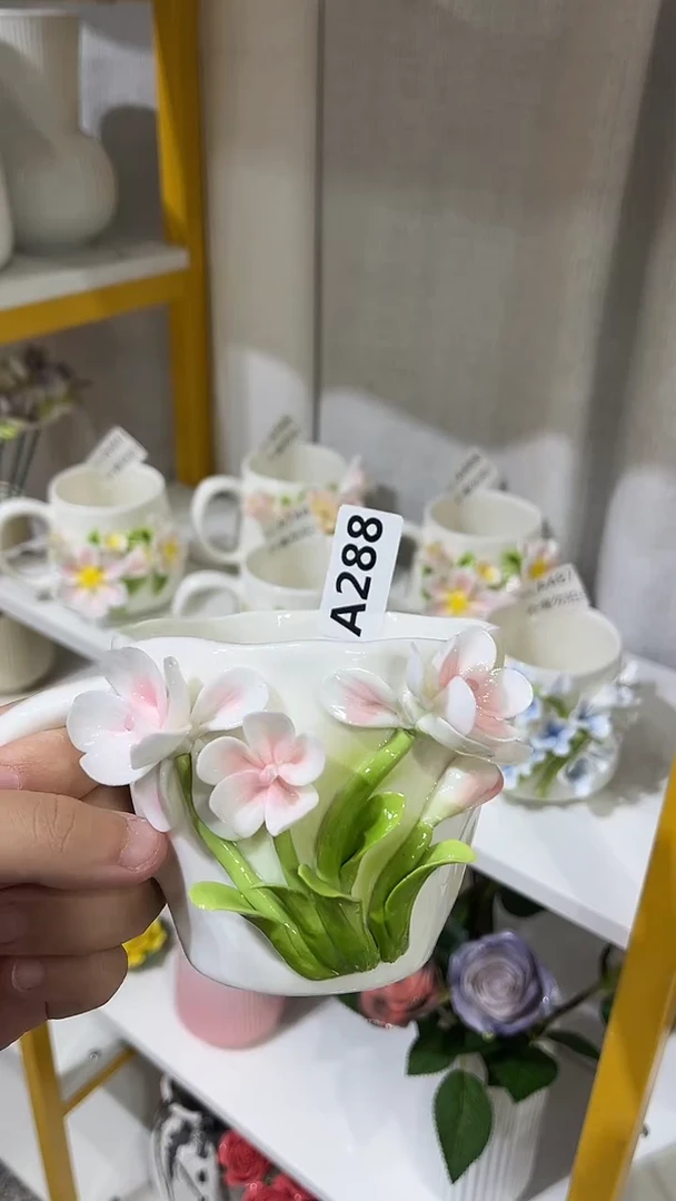 陶瓷花旁*者 手捏花-A288