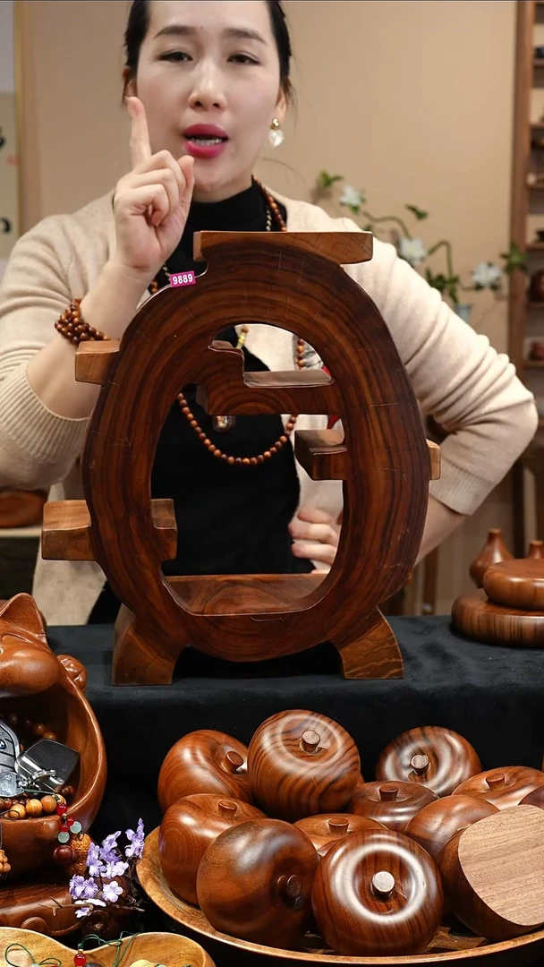 木质香樟木博古架