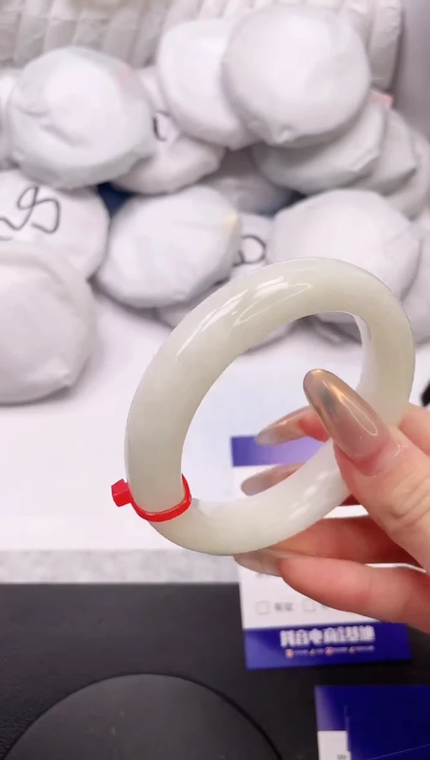 【闪购商品】和田玉手镯未镶嵌16K415-56