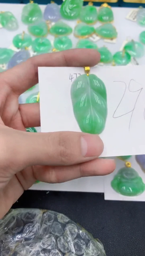 颈饰18K金镶嵌翡翠1111111