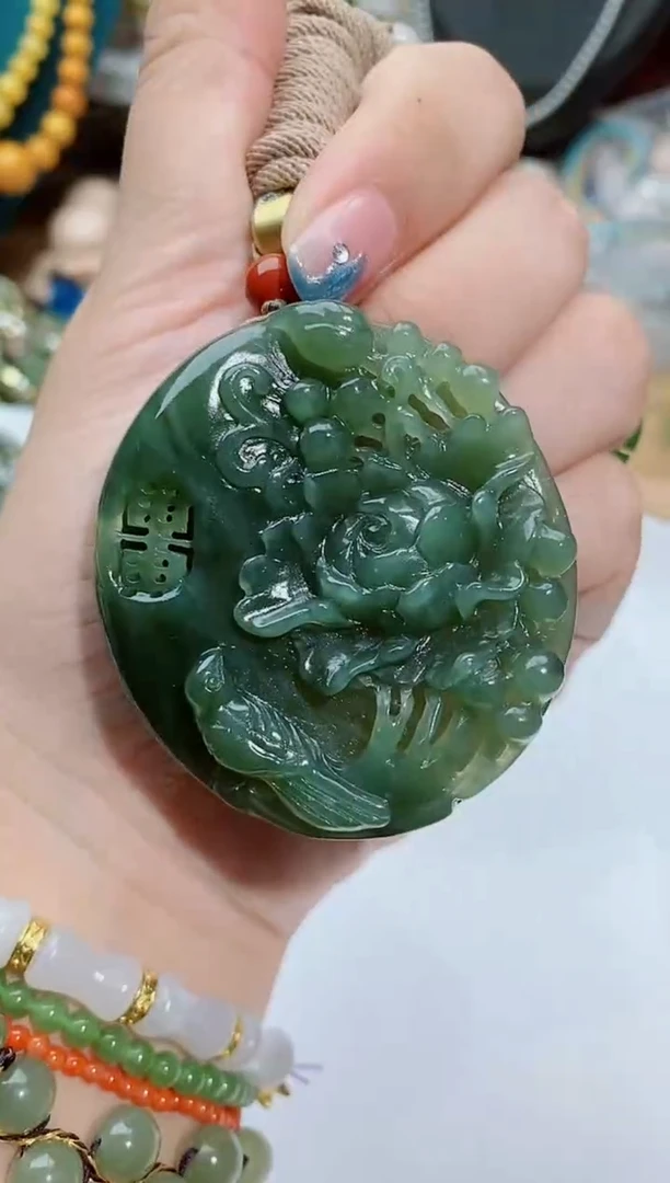 和田玉未镶嵌吊坠(不含链)书**虫A86一个240