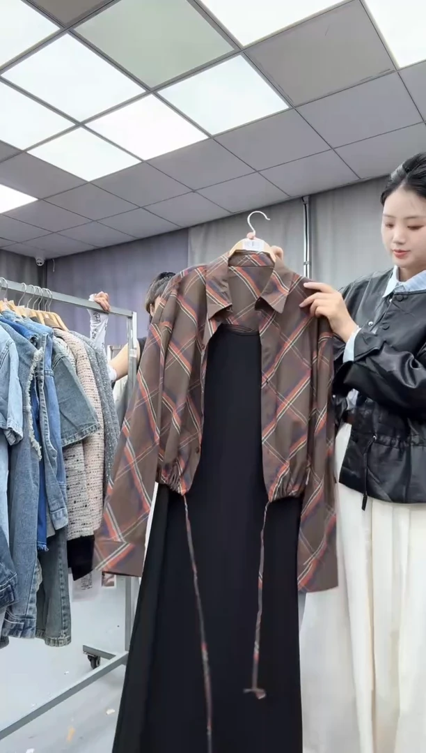 码大哥家漂亮衣服漂亮颜色