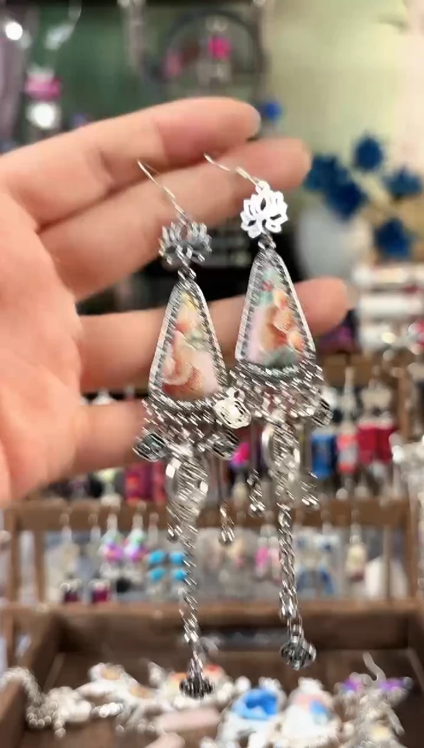 彩云南阁非遗老绣饰品591