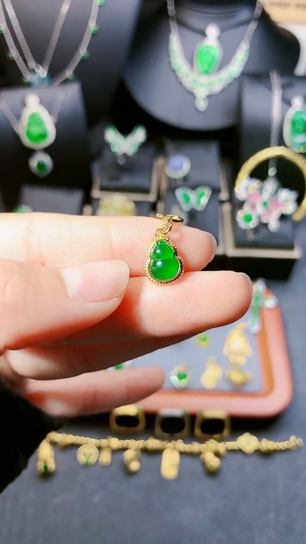 【闪购商品】翡翠吊坠(不含链)银S925镶嵌小提留