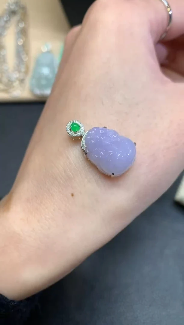 【闪购商品】翡翠颈饰18K金镶嵌貔貅【无服务费】