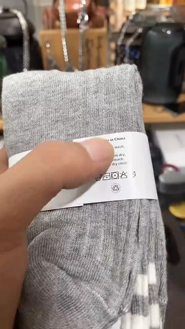 瓷片闪购商品  如图所示