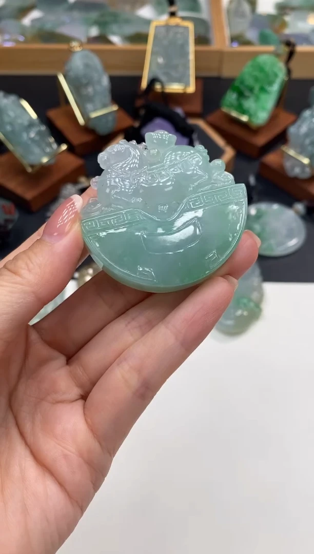 颈饰未镶嵌翡翠马上有钱