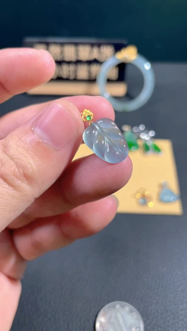 【闪购商品】翡翠颈饰18K金镶嵌翡翠