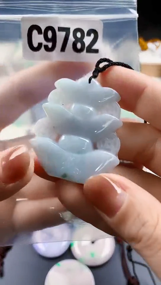 颈饰未镶嵌翡翠天然翡翠吊坠挂件