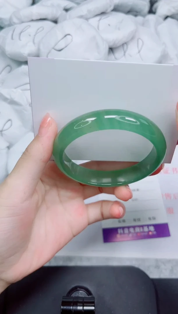 石英质玉手镯未镶嵌82-58