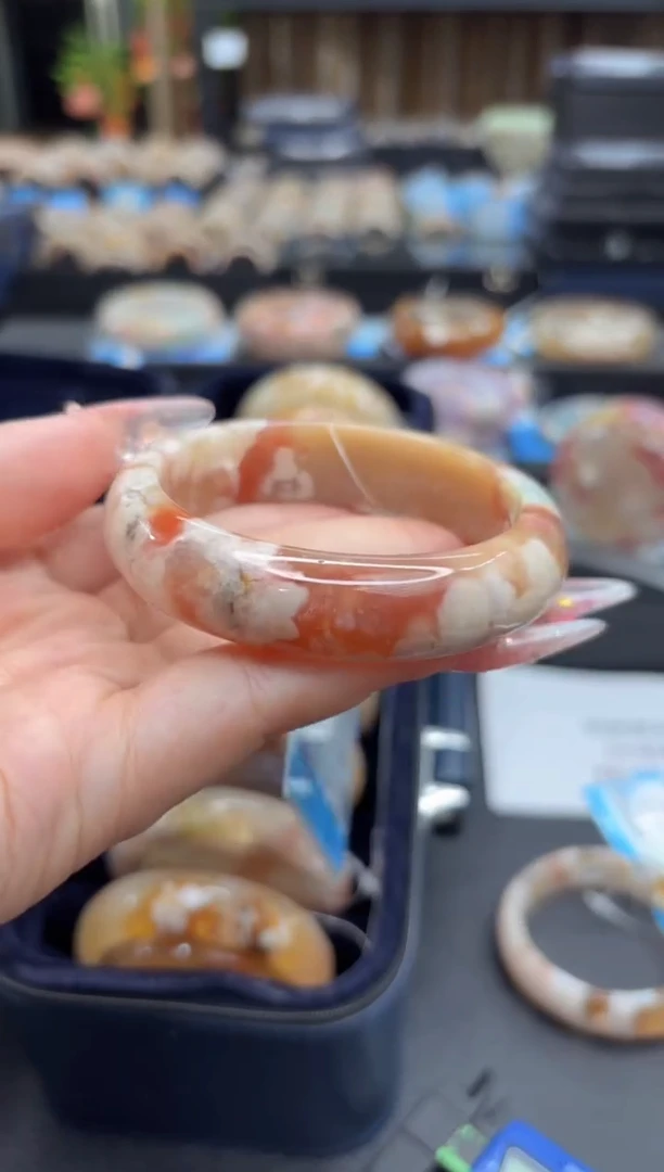 未镶嵌手镯石英质玉180(57圈)