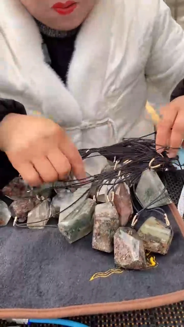 【闪购商品】水晶吊坠未镶嵌幽灵吊坠D149多样性发其一50-60g