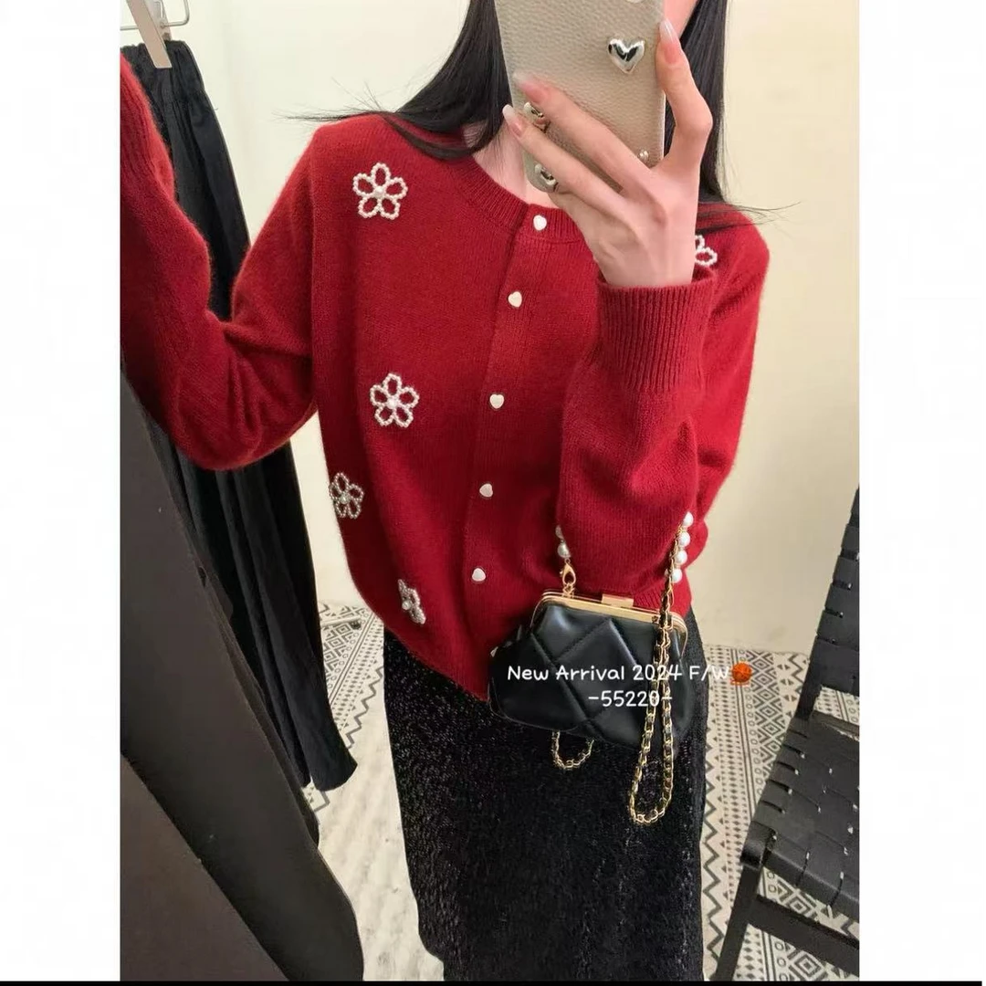 格调美美 024珍珠刺绣针织毛衣