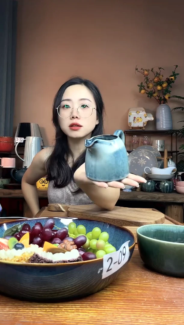 陶瓷小号奶壶 微瑕疵