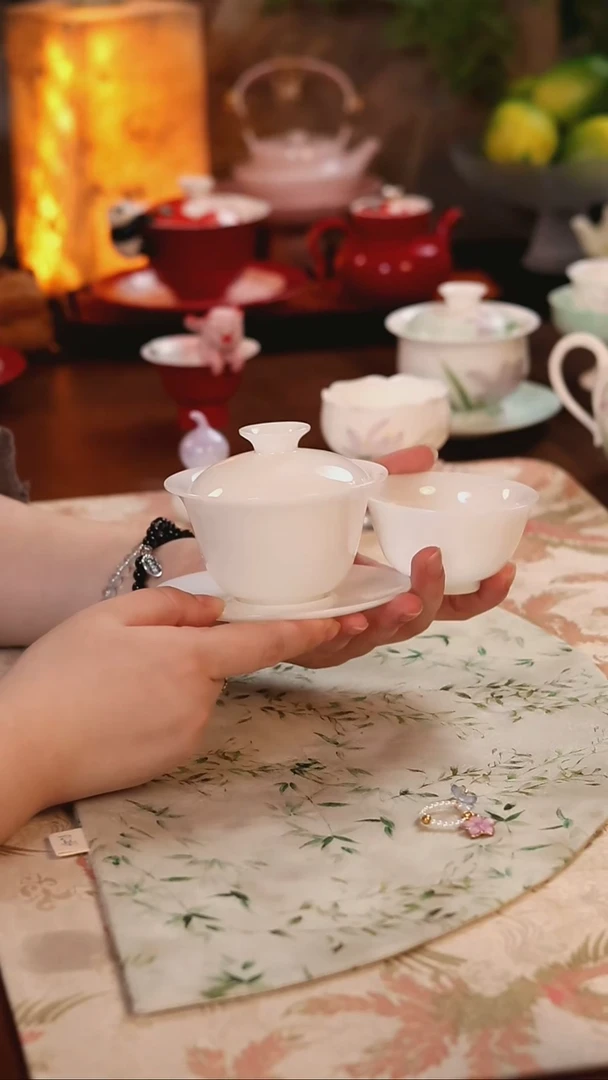 盖碗加茶杯 哈哈哈哈