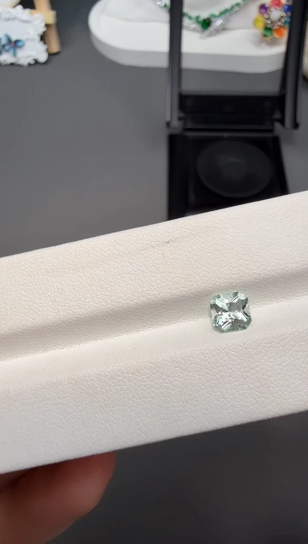 绿柱石裸石钒绿柱0.76ct-A785-1p