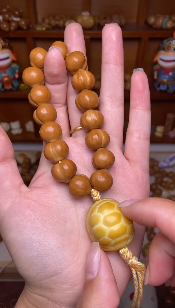 把件猴头核桃屁桃➕富甲手持