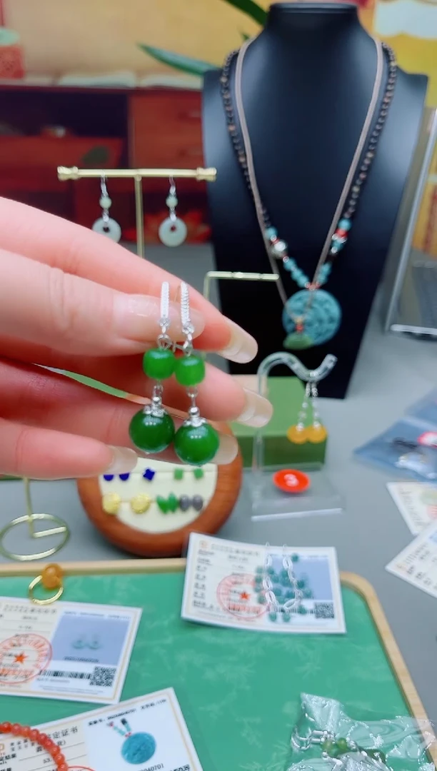 未镶嵌耳饰玛瑙/玉髓334000