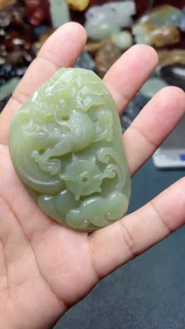 和田玉未镶嵌把件-