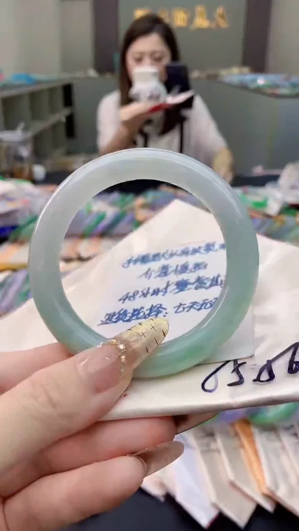 未镶嵌手镯翡翠0181639779