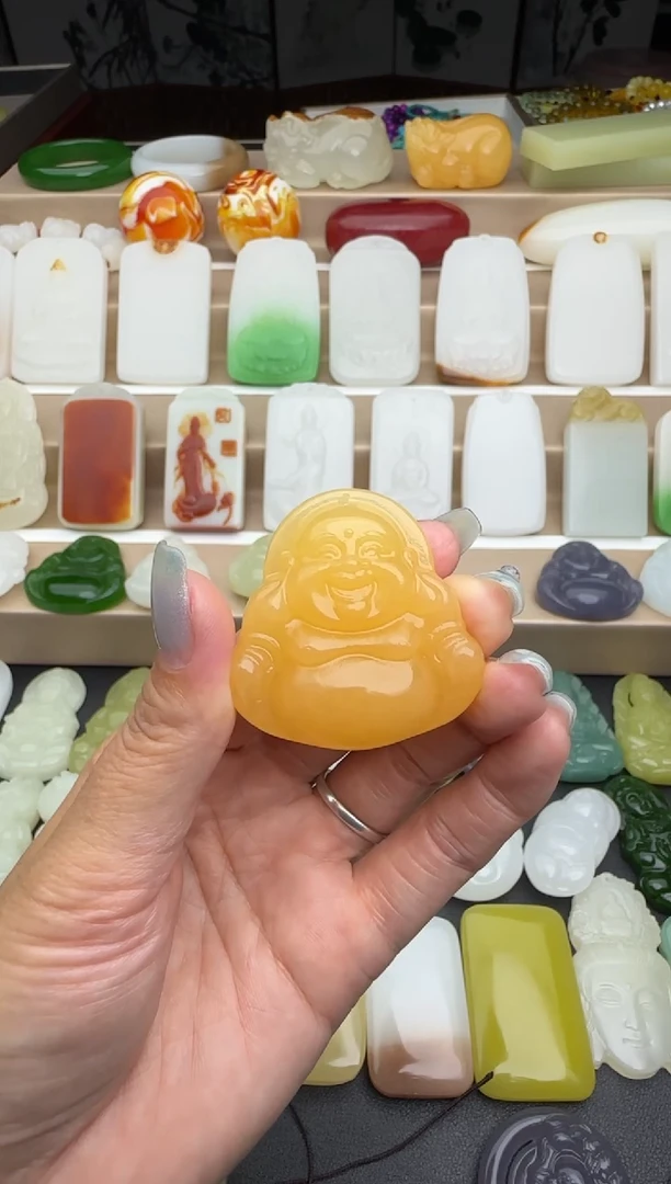 和田玉未镶嵌挂件                佛公