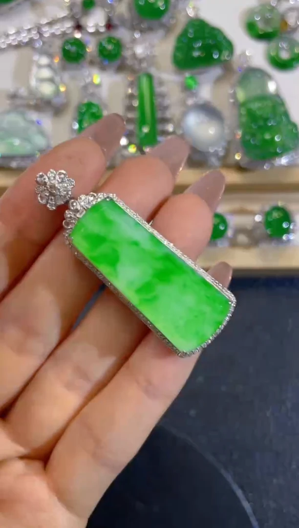 吊坠(不含链)18K金镶嵌翡翠团购6