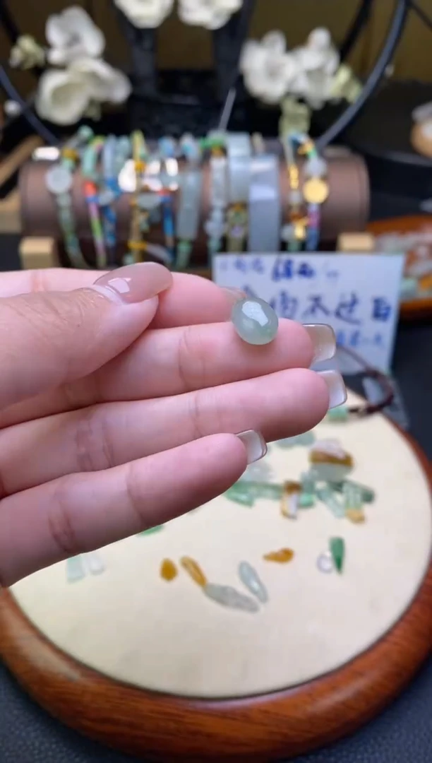 颈饰未镶嵌翡翠净货15767