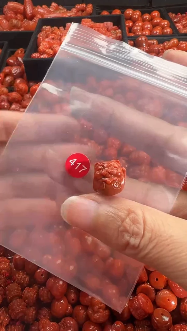 颈饰未镶嵌南红玛瑙1