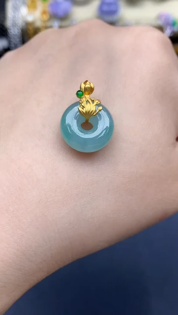 颈饰18K金镶嵌翡翠94-春日珠宝