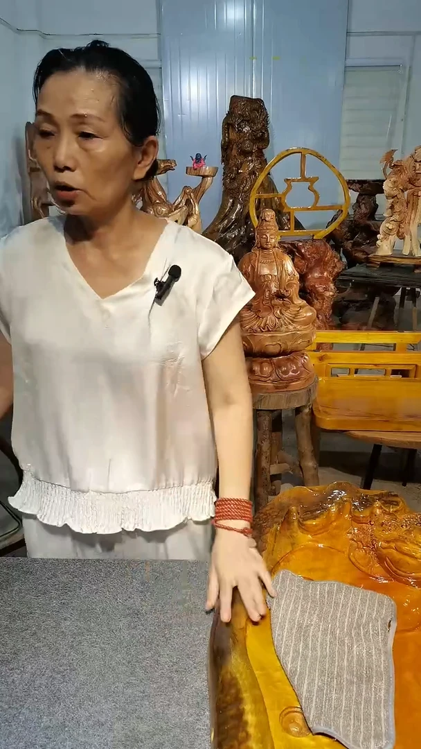 木幸****辛崖柏，手把件摆件，带带有钱摆件