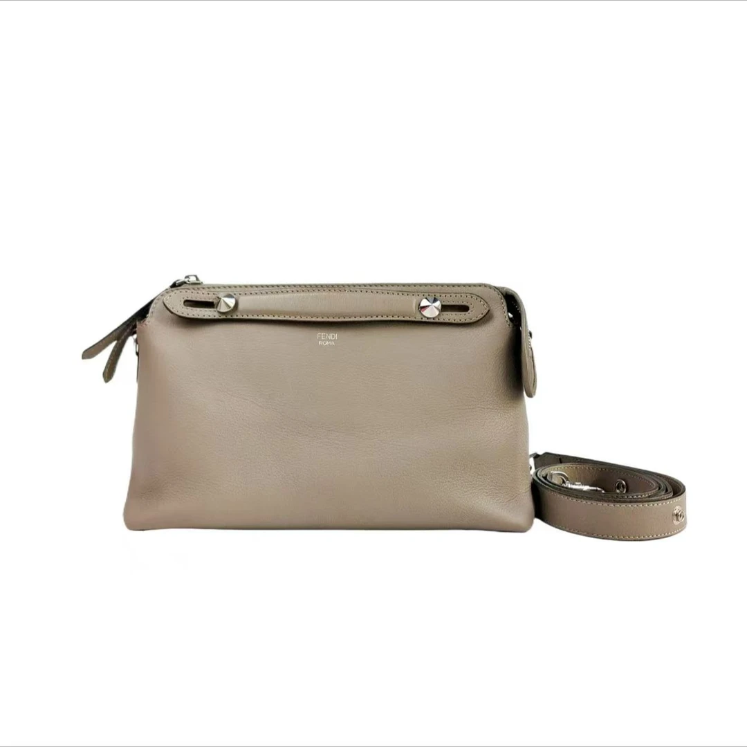 95新 FENDI/芬迪 安洁利严选斜跨包/BK0161583