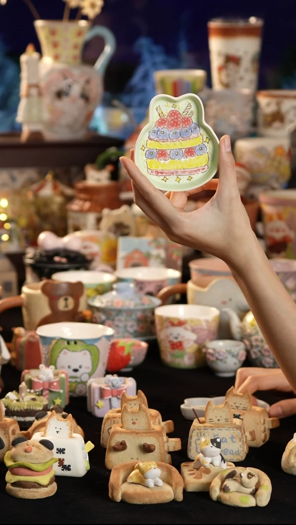 摆件陶景德镇釉下彩手绘设计师款陶瓷