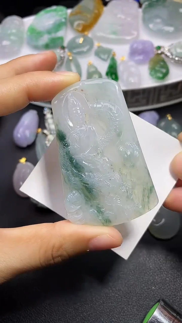 颈饰未镶嵌翡翠吊坠