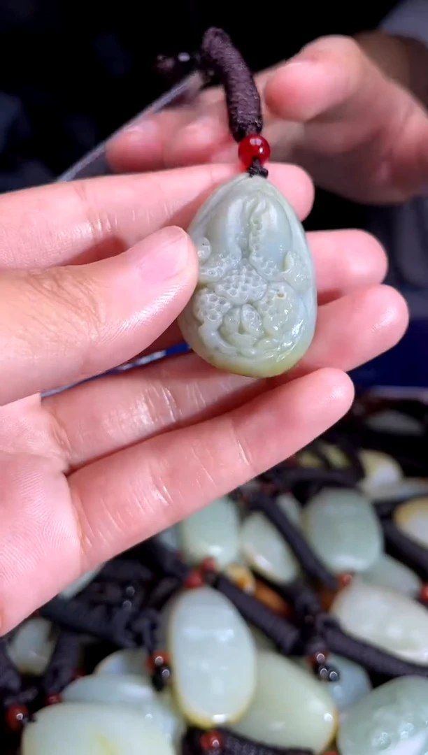 和田玉未镶嵌挂件1