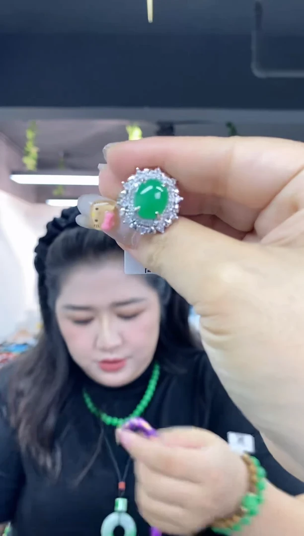 未镶嵌戒指翡翠多样性发其一颜色微差