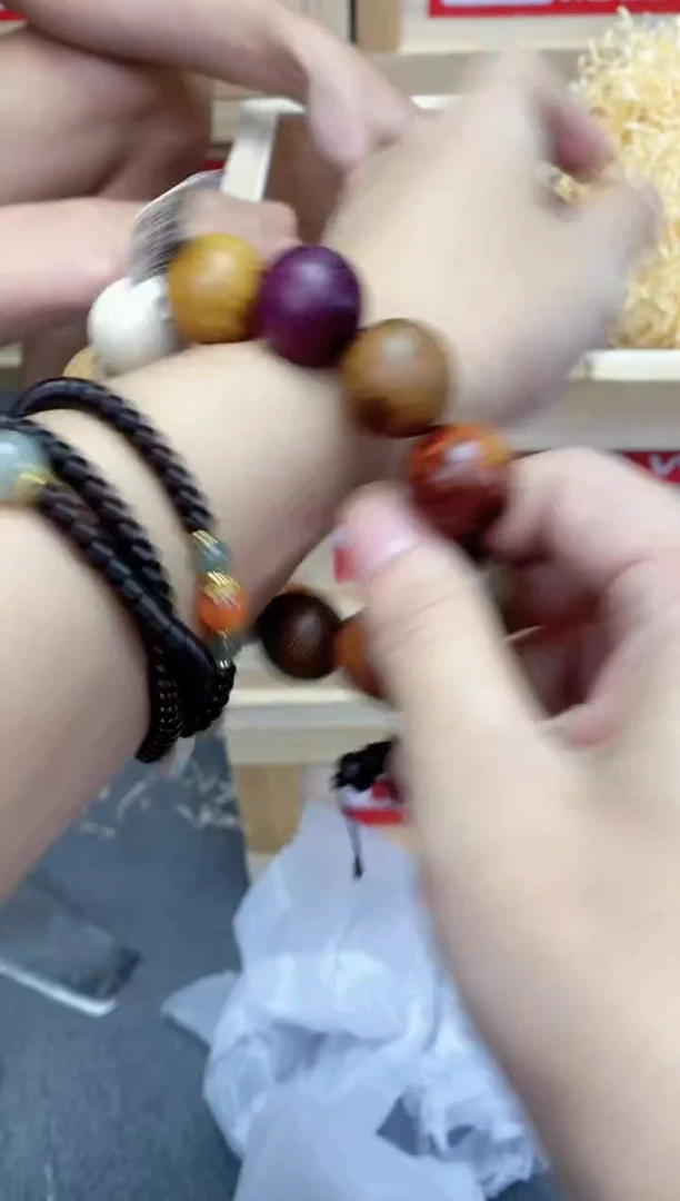 精选闪购手串搭配无礼盒