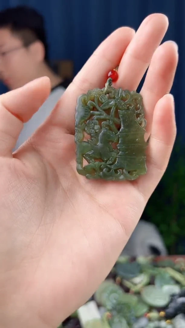 未镶嵌和田玉挂件拍一发一，